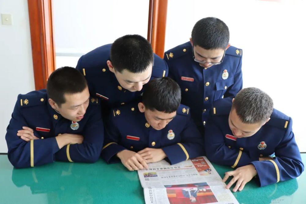 金正恩指导朝鲜潜射型战略巡航导弹试射活动